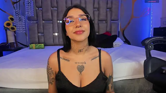 Snapshot of Leiaa_ chatting on January 5, 3:00 am Leiaa online show from January 5, 3:00 am