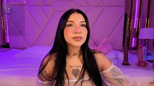 Leiaa  online show from November 11, 6:08 am