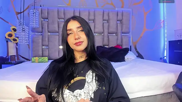 Snapshot of Leiaa_ chatting on January 4, 11:59 pm Leiaa online show from January 4, 11:59 pm