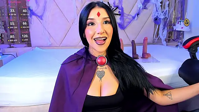 Leiaa  online show from October 31, 5:48 am