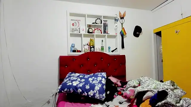 Sweet-Suck69 online show from April 30, 7:15 am