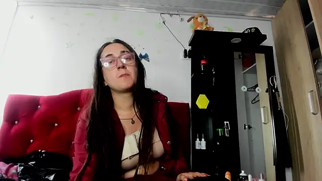 Snapshot of Sweet-Suck69 chatting on December 22, 9:04 pm Sweet-Suck69 online show from December 22, 9:04 pm