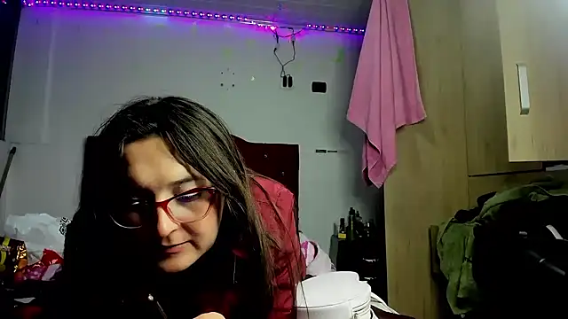 Snapshot of Sweet-Suck69 chatting on March 23, 4:05 am Sweet-Suck69 online show from March 23, 4:05 am