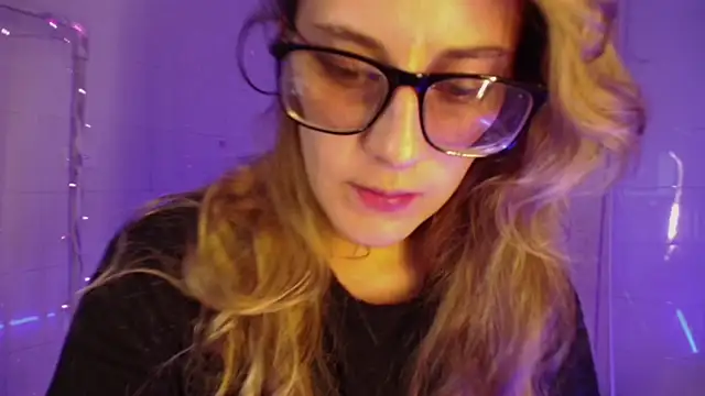 Giia paiige18 online show from November 27, 12:11 am