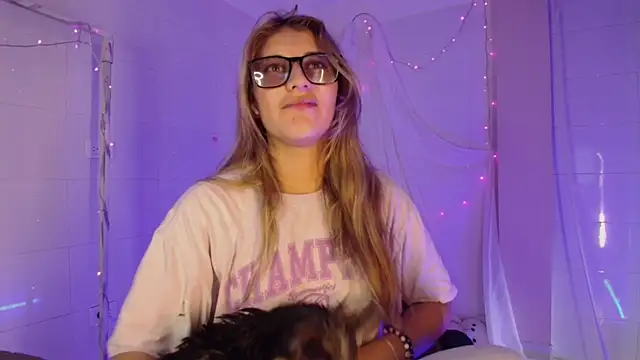 Giia paiige18 online show from December 2, 7:48 pm