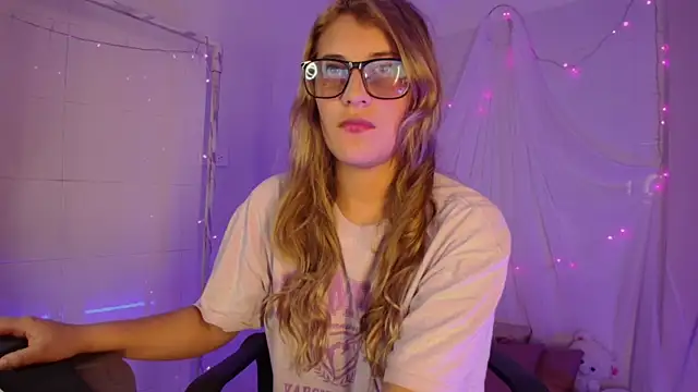 Giia paiige18 online show from November 14, 10:13 pm