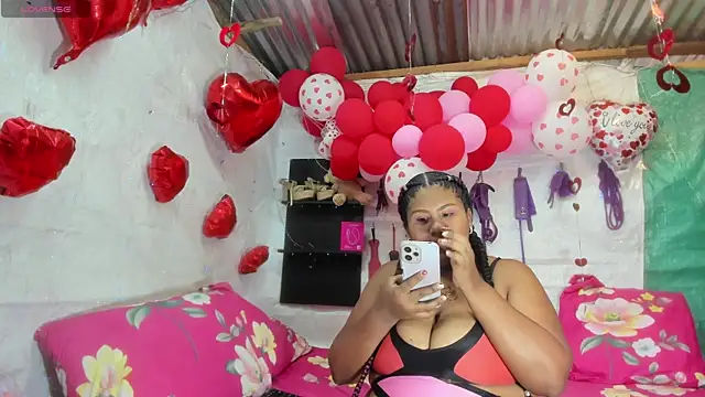 2020vanessapalecia online show from September 17, 8:55 pm