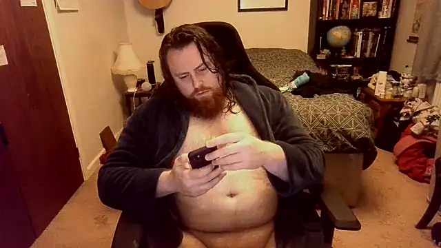 Snapshot of Hairy_Guy30 chatting on December 18, 12:05 am Hairy Guy30 online show from December 18, 12:05 am