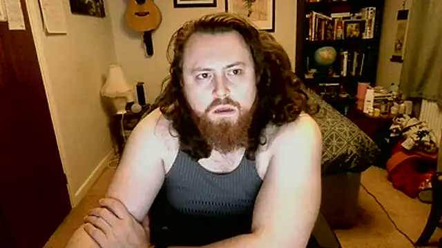 Snapshot of Hairy_Guy30 chatting on December 15, 8:14 pm Hairy Guy30 online show from December 15, 8:14 pm