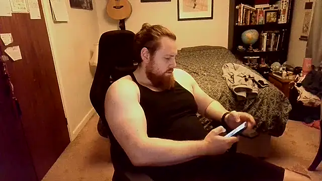 Snapshot of Hairy_Guy30 chatting on November 18, 5:27 pm Hairy Guy30 online show from November 18, 5:27 pm