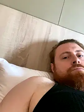 Snapshot of Hairy_Guy30 chatting on October 31, 6:10 am Hairy Guy30 online show from October 31, 6:10 am