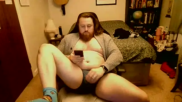 Snapshot of Hairy_Guy30 chatting on December 5, 9:23 pm Hairy Guy30 online show from December 5, 9:23 pm