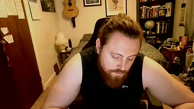 Snapshot of Hairy_Guy30 chatting on November 7, 12:37 am Hairy Guy30 online show from November 7, 12:37 am