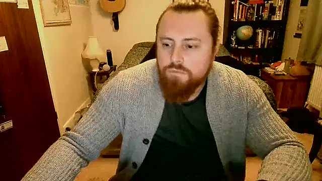 Snapshot of Hairy_Guy30 chatting on February 5, 10:33 pm Hairy Guy30 online show from February 5, 10:33 pm