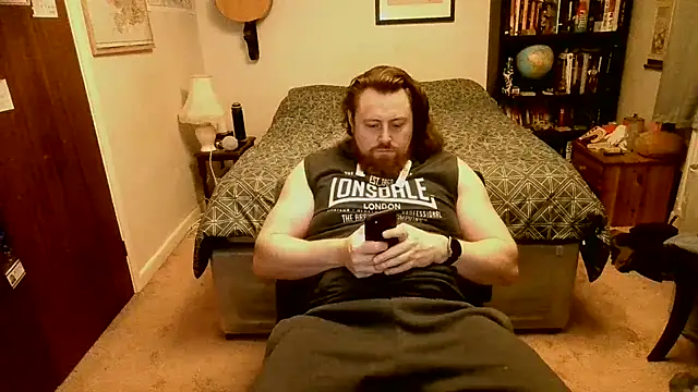 Snapshot of Hairy_Guy30 chatting on February 20, 9:20 pm Hairy Guy30 online show from February 20, 9:20 pm