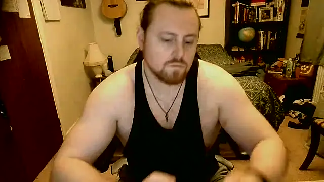 Snapshot of Hairy_Guy30 chatting on March 13, 10:43 pm Hairy Guy30 online show from March 13, 10:43 pm