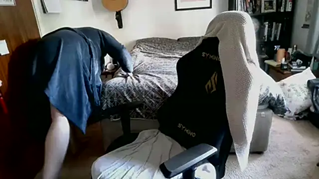 Hairy Guy30 online show from May 14, 3:42 pm