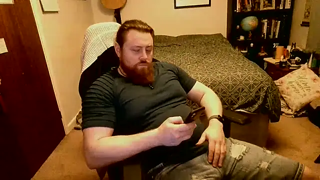 Hairy Guy30 online show from May 13, 10:50 pm