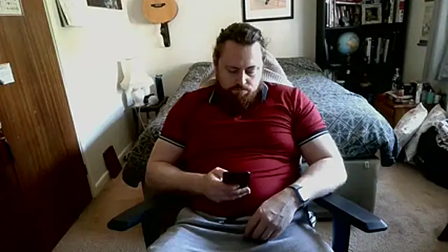 Hairy Guy30 online show from April 30, 4:47 pm