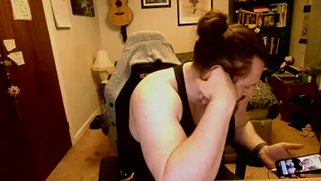 Hairy Guy30 online show from March 13, 9:53 pm