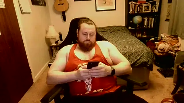 Hairy Guy30 online show from April 2, 8:37 pm