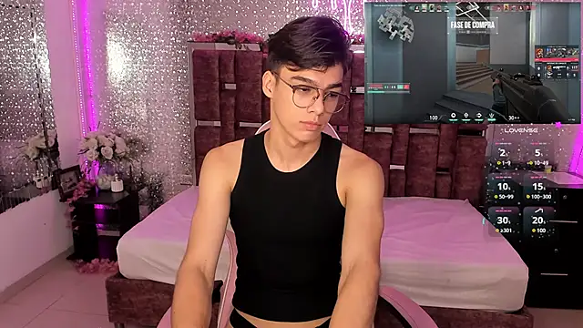 Snapshot of Gerony_ chatting on February 13, 8:06 am Gerony online show from February 13, 8:06 am
