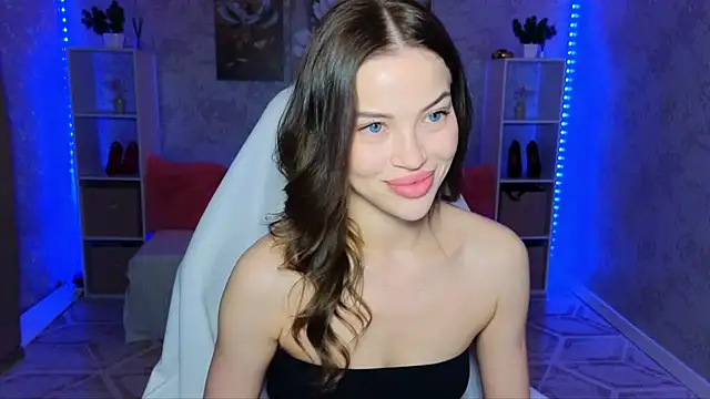 EmmyMills online show from May 21, 9:56 pm
