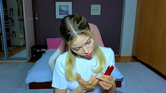 EmmyMills online show from February 20, 9:53 pm