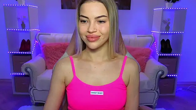 EmmyMills online show from December 15, 8:47 pm