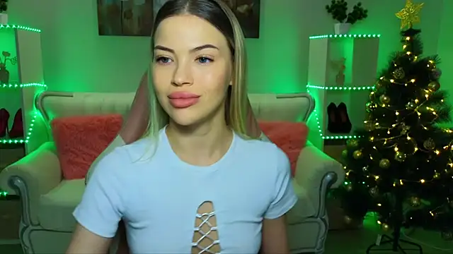 EmmyMills online show from December 21, 10:32 pm