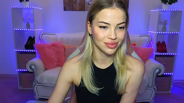 EmmyMills online show from November 9, 10:14 pm