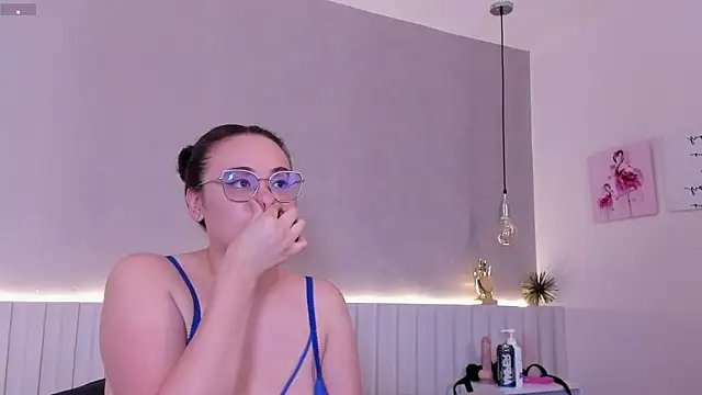 Snapshot of naughtylesbians__ chatting on October 20, 2:35 am naughtylesbians online show from October 20, 2:35 am