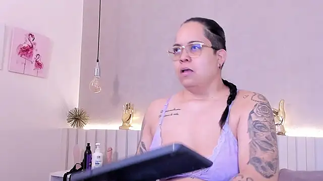 Snapshot of naughtylesbians__ chatting on October 13, 2:46 am naughtylesbians online show from October 13, 2:46 am