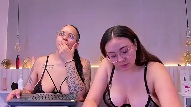 naughtylesbians   online show from February 6, 3:13 am