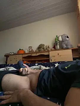 Snapshot of emea4 chatting on March 29, 9:22 am emea4 online show from March 29, 9:22 am