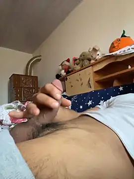 Snapshot of emea4 chatting on December 20, 7:44 am emea4 online show from December 20, 7:44 am