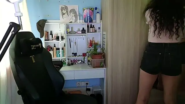 Snapshot of MemiKouki chatting on October 14, 3:12 pm MemiKouki online show from October 14, 3:12 pm
