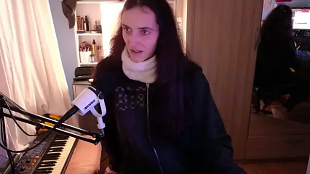 MemiKouki online show from December 22, 4:40 pm