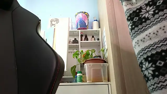 MemiKouki online show from April 23, 3:13 pm