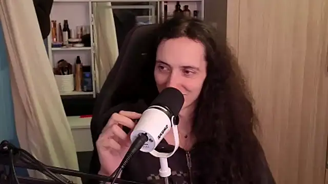 MemiKouki online show from February 12, 3:01 pm