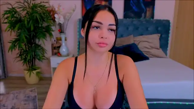 MichelleReys online show from October 7, 7:04 pm