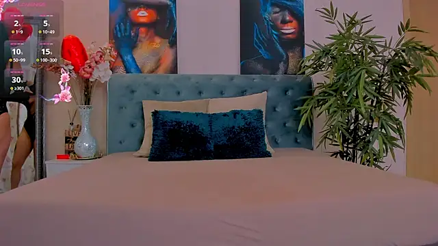 MichelleReys online show from March 18, 7:44 pm