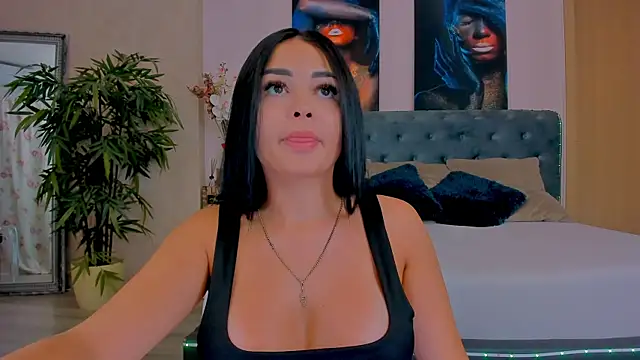 MichelleReys online show from September 23, 7:10 pm