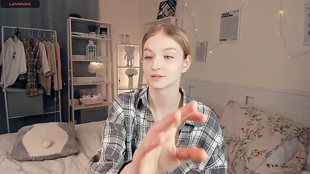 Snapshot of YuNabif chatting on March 1, 8:56 am YuNabif online show from March 1, 8:56 am