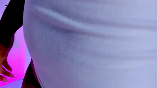 Snapshot of ayheleensexygirl1 chatting on November 29, 7:25 pm ayheleensexygirl1 online show from November 29, 7:25 pm