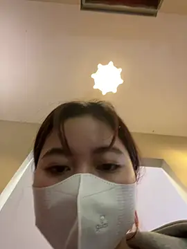 Snapshot of Lami_Mi chatting on March 9, 9:57 am Lami Mi online show from March 9, 9:57 am
