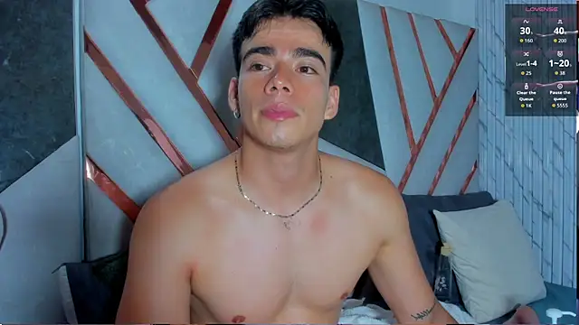 Snapshot of its_liam18 chatting on June 14, 2:24 am its liam18 online show from June 14, 2:24 am