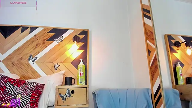 Snapshot of Kathaleiya_Ozz chatting on February 7, 7:44 pm Kathaleiya Ozz online show from February 7, 7:44 pm