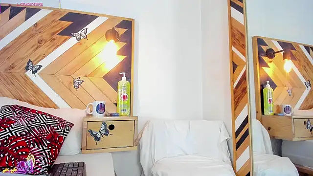 Snapshot of Kathaleiya_Ozz chatting on January 9, 7:43 pm Kathaleiya Ozz online show from January 9, 7:43 pm