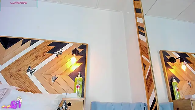 Snapshot of Kathaleiya_Ozz chatting on February 14, 8:09 pm Kathaleiya Ozz online show from February 14, 8:09 pm